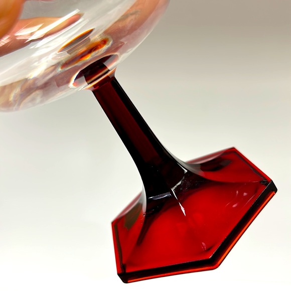 Mid Century Modern pair of “Luminarc France” red stem wine glasses - Picture 5 of 7